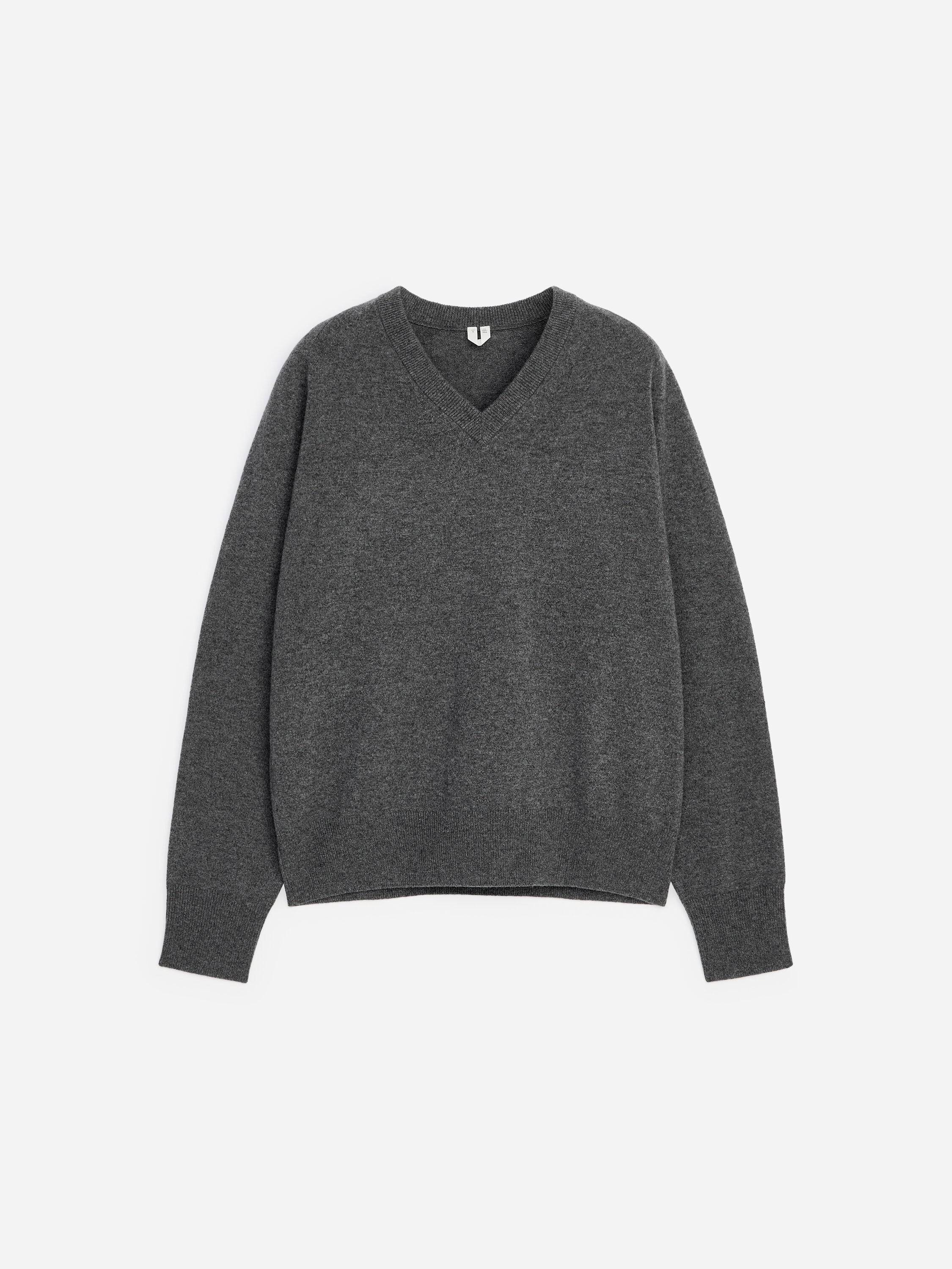 Relaxed Cashmere V-Neck Jumper - Grey - Image 5