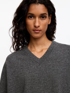 Relaxed Cashmere V-Neck Jumper - Grey - Image 4
